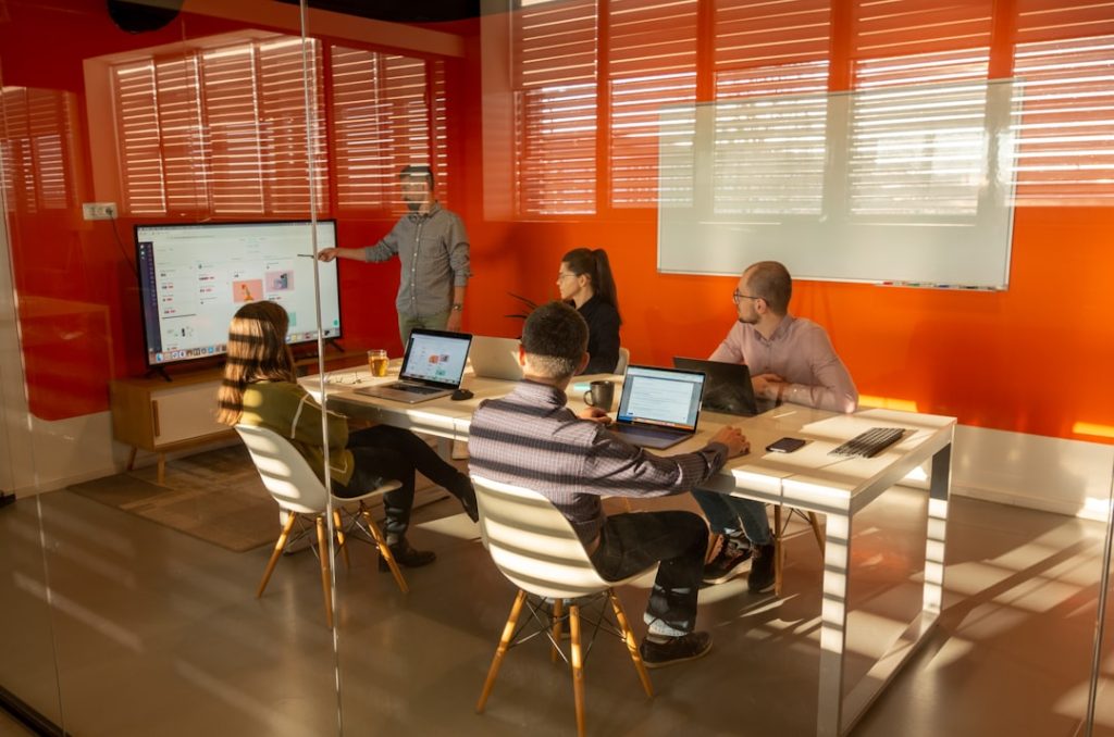 effektives projektmanagement für erfolgreiche planung, durchführung und abschluss von projekten. optimieren sie ihre ressourcen und erreichen sie ihre ziele termingerecht.