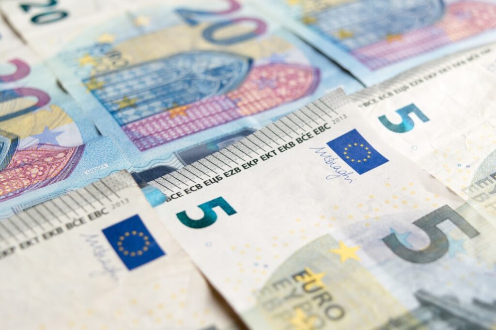 euro credit bietet maßgeschneiderte finanzierungslösungen für privatpersonen und unternehmen in ganz europa. profitieren sie von günstigen konditionen und schnellen genehmigungen.