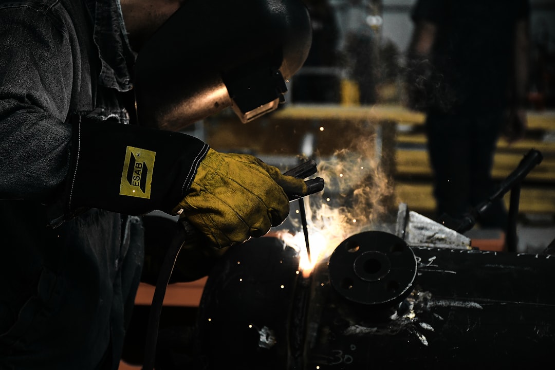 erfahren sie alles über die anforderungen und voraussetzungen für die ausbildung zum metallbauer. entdecken sie ausbildungsinhalte, dauer und wichtige fähigkeiten für angehende metallarbeiter.